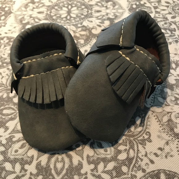 Infant/Toddler First Steps Fringe Moccasins - Picture 1 of 5
